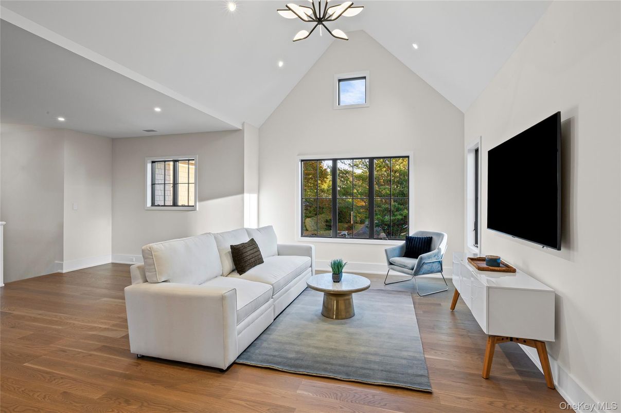 Interior, Living room, Pendant Lights, Recessed Lighting, Wood Texture Flooring