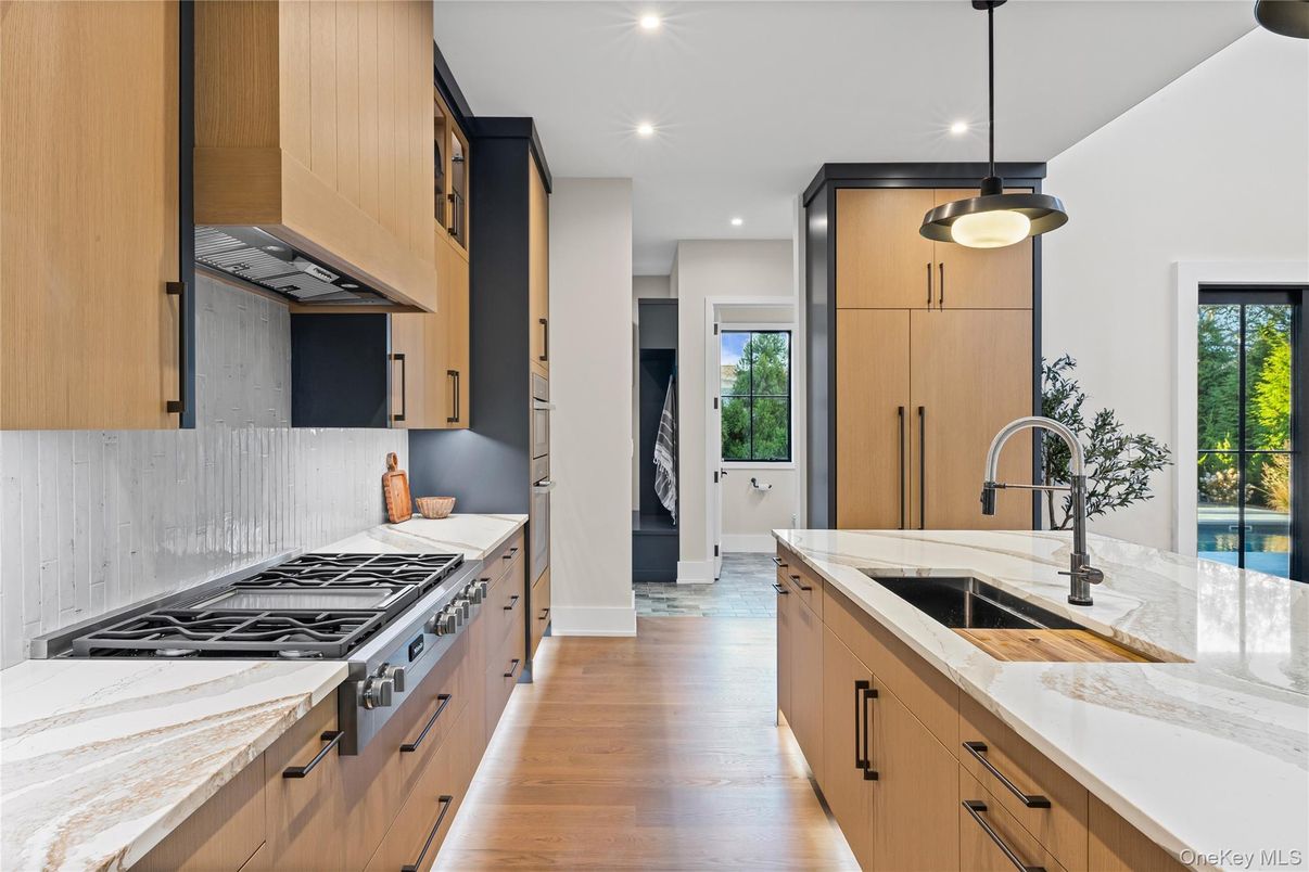 Interior, Kitchen, Pendant Lights, Recessed Lighting, Wood Texture Flooring