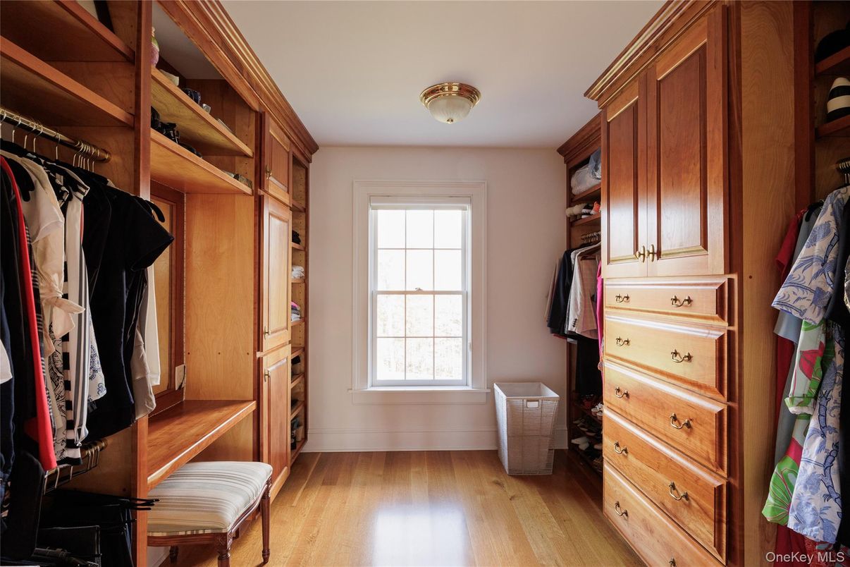 Interior, Walk-in Closets, Wood Texture Flooring