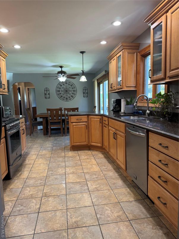 Dining room, Interior, Kitchen, Pendant Lights, Recessed Lighting