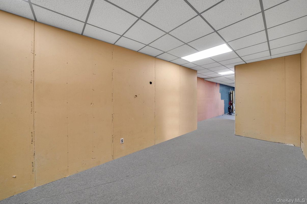 Empty room, Interior, Recessed Lighting