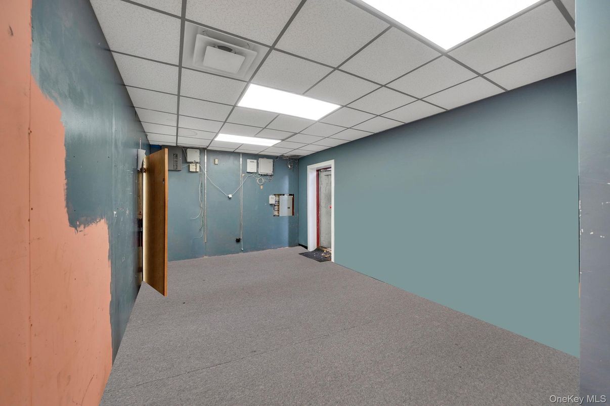 Empty room, Interior, Recessed Lighting