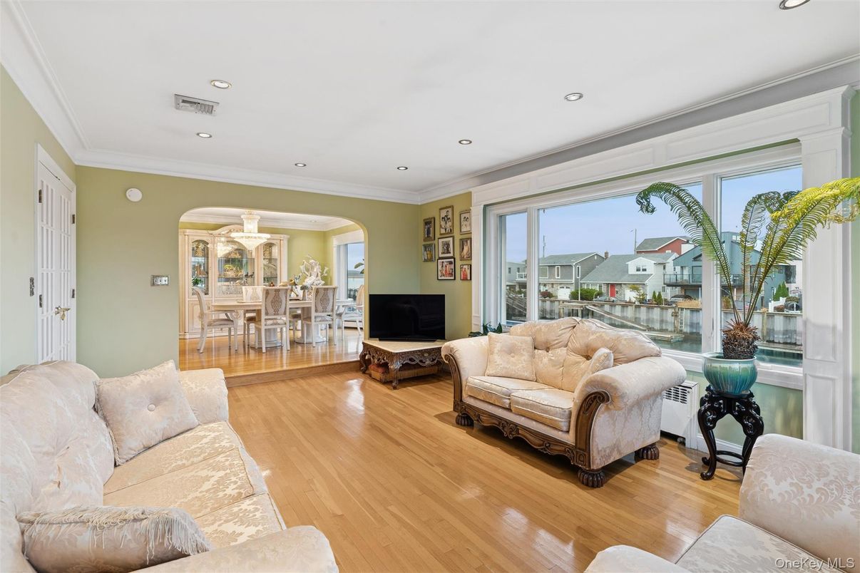 Dining room, Interior, Living room, Recessed Lighting, Wood Texture Flooring