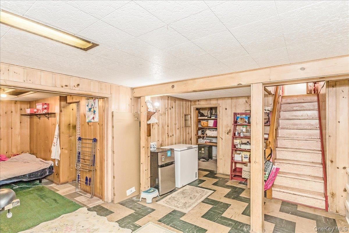 Interior, Washer, Wooden Walls