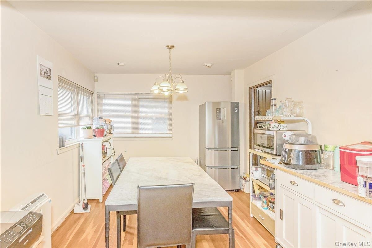 Dining room, Interior, Kitchen, Pendant Lights, Recessed Lighting, Wood Texture Flooring