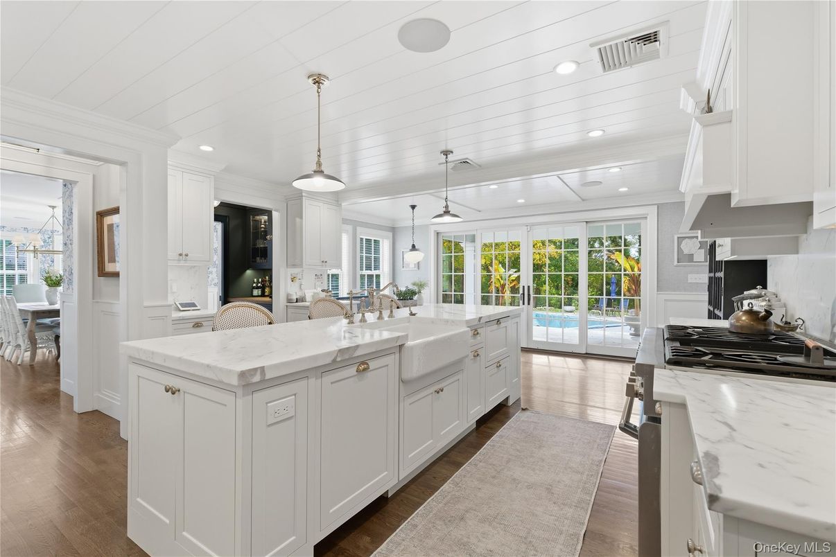 Dining room, Interior, Kitchen, Pendant Lights, Recessed Lighting, Wood Texture Flooring