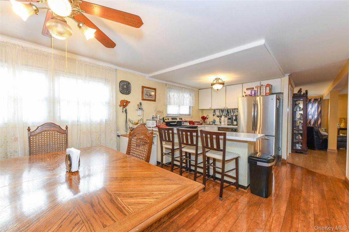 Dining room, Interior, Kitchen, Stainless Steel Appliances, Wood Texture Flooring