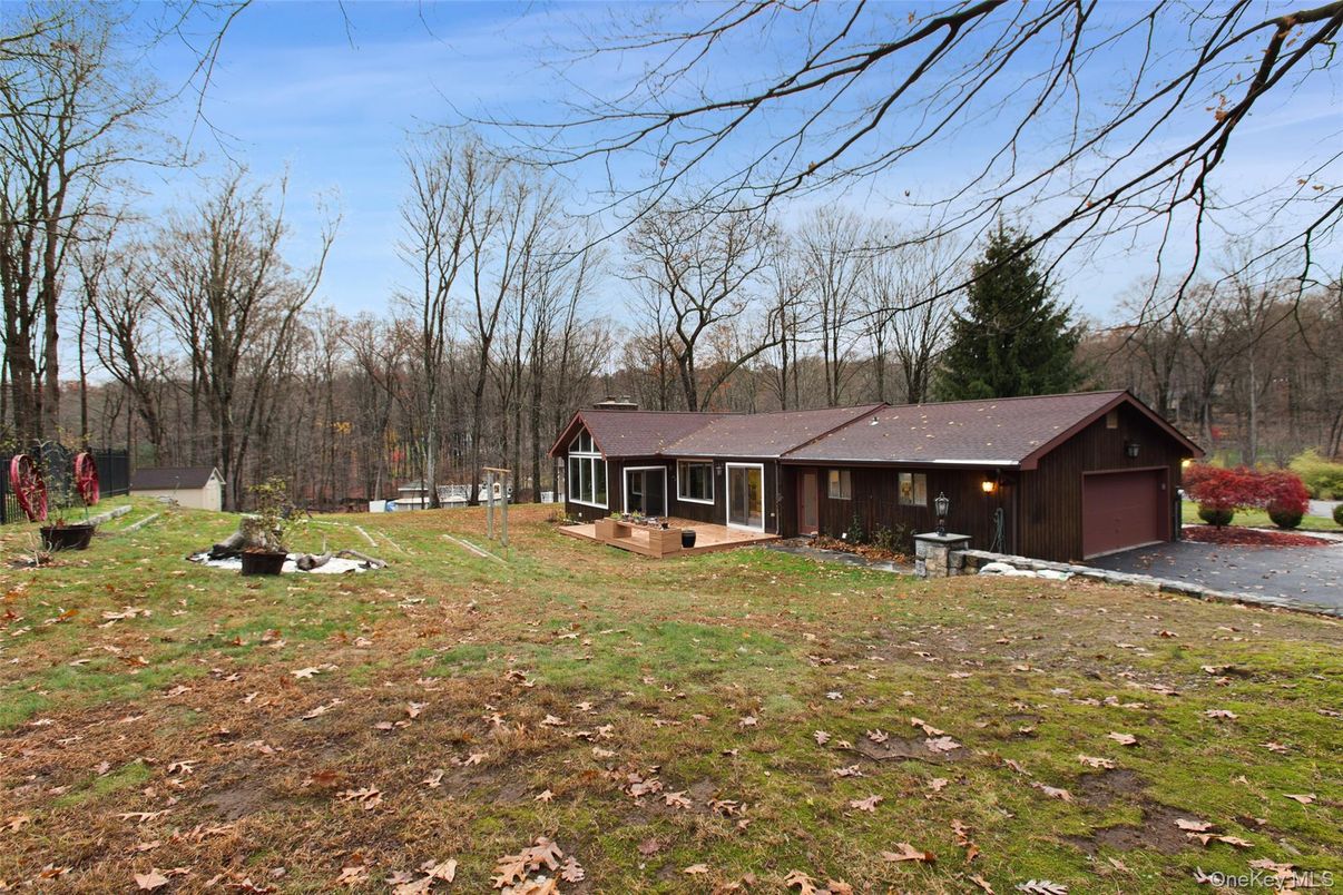 Backyard, Detached Garage, Exterior