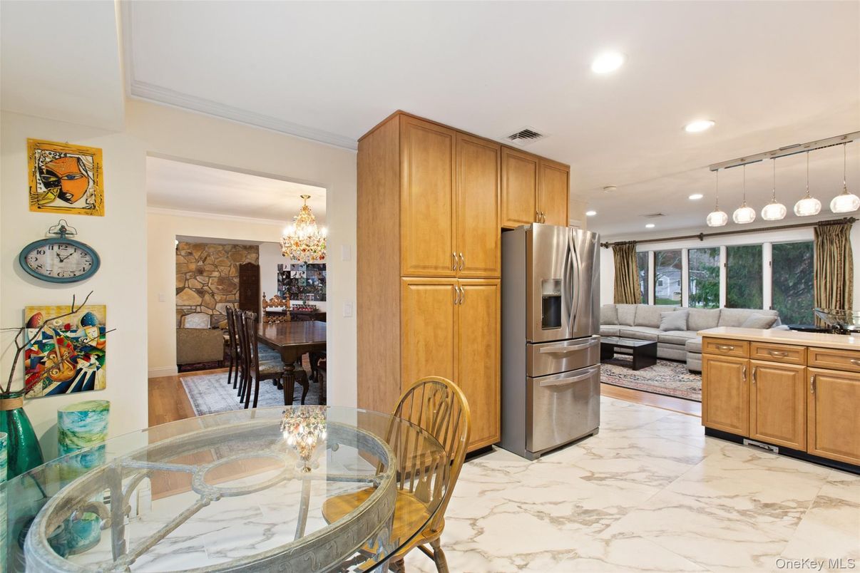 Chandelier, Dining room, Interior, Kitchen, Living room, Marble, Recessed Lighting, Stone Walls