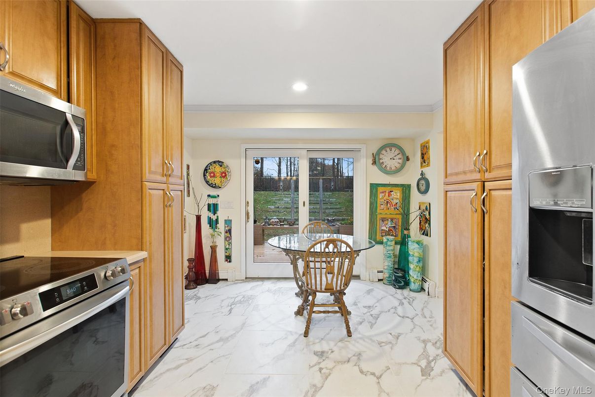 Dining room, Interior, Kitchen, Marble, Recessed Lighting, Stainless Steel Appliances