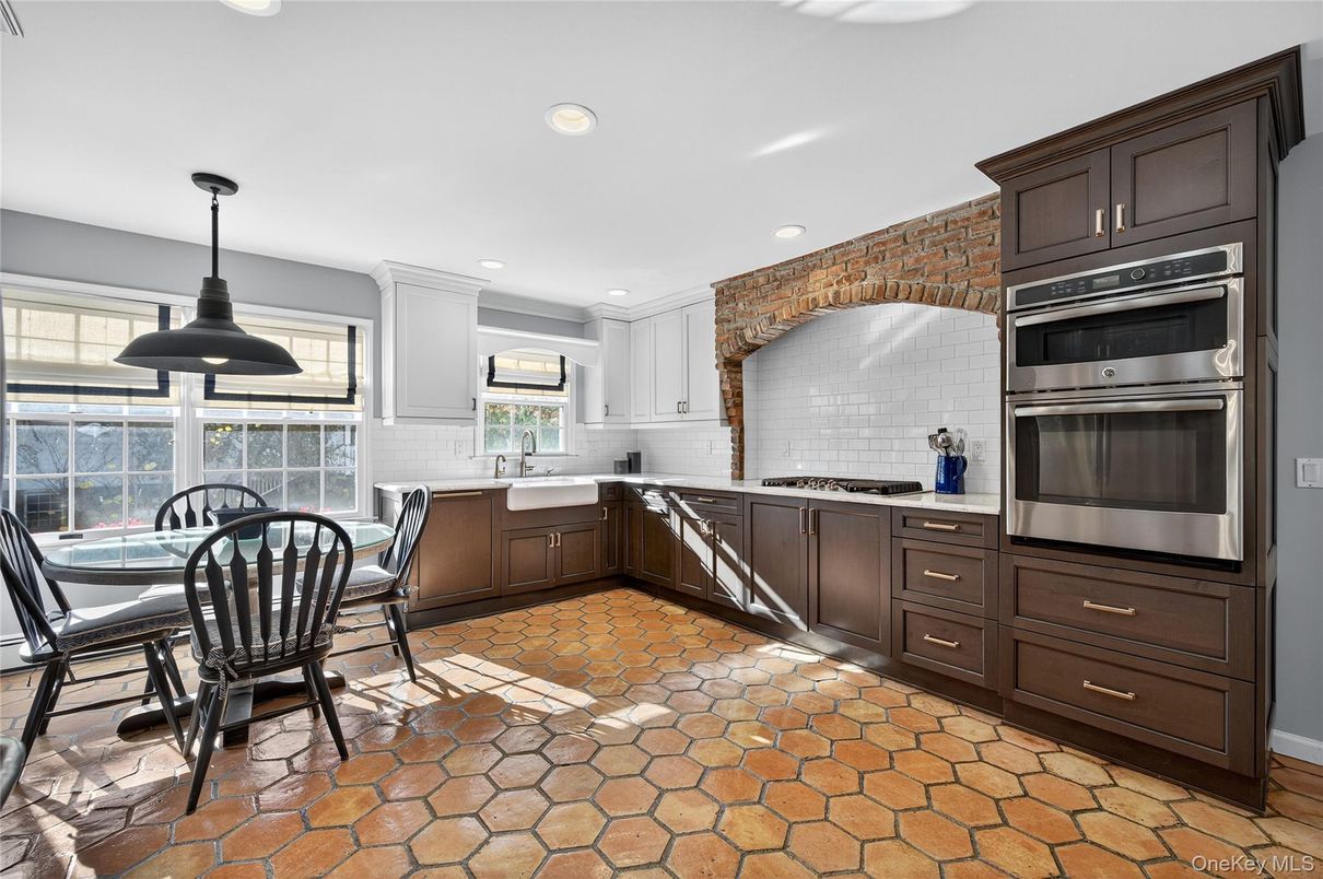 Dining room, Interior, Kitchen, Pendant Lights, Recessed Lighting, Stainless Steel Appliances, Stone Walls