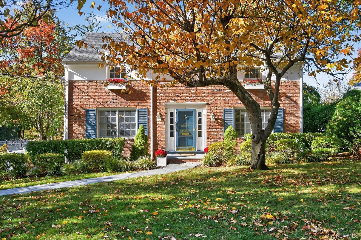 Exterior, Facade, Brick Facade, Cape Cod