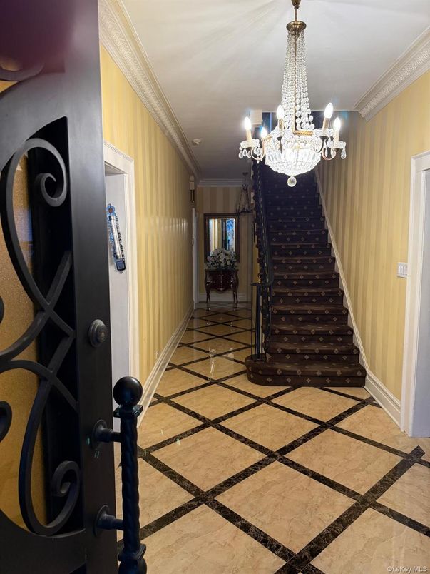 Chandelier, Interior