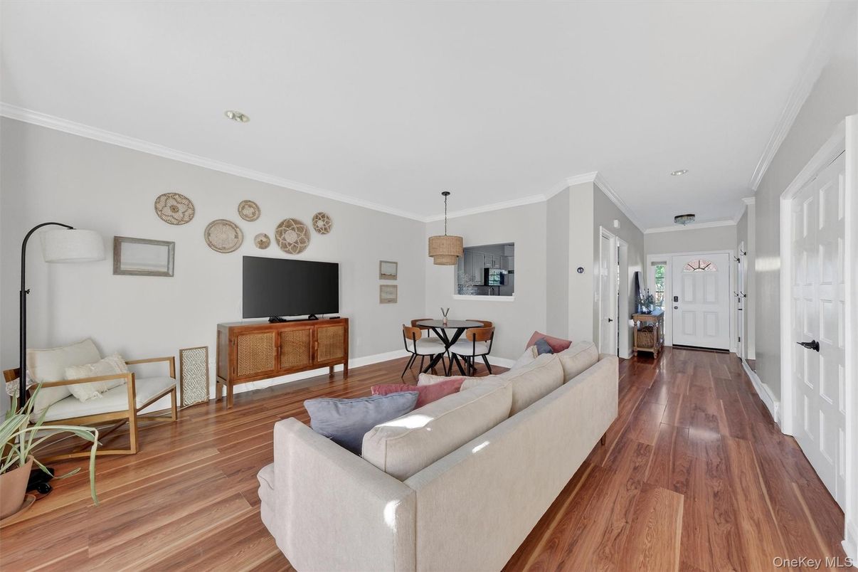 Dining room, Interior, Living room, Recessed Lighting, Wood Texture Flooring
