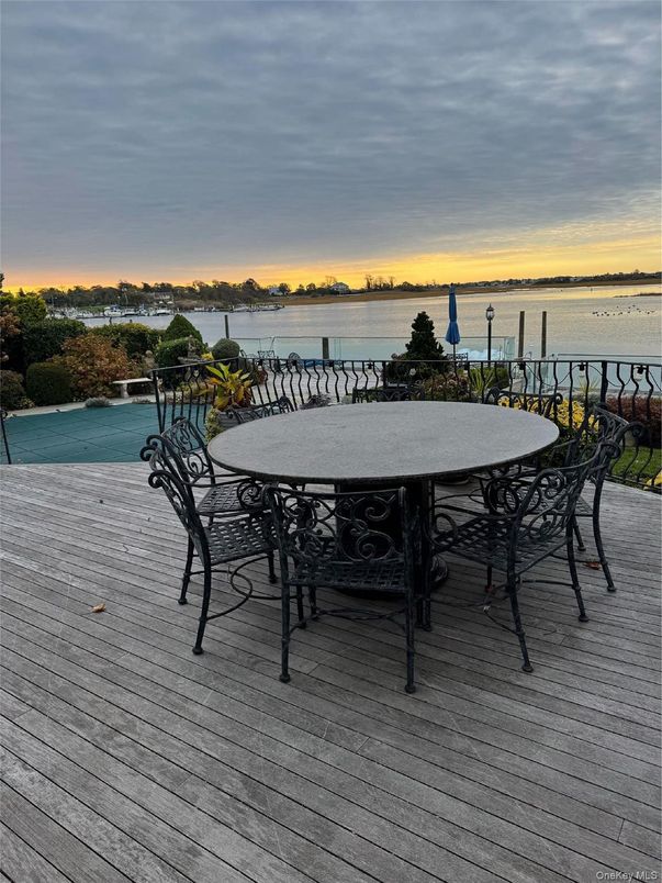 Exterior, Pool, Water