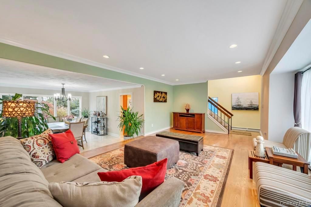 Chandelier, Dining room, Interior, Living room, Recessed Lighting, Wood Texture Flooring
