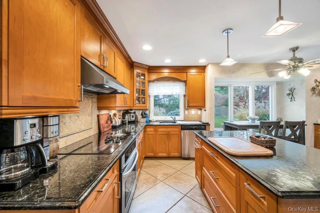 Dining room, Interior, Kitchen, Pendant Lights, Recessed Lighting