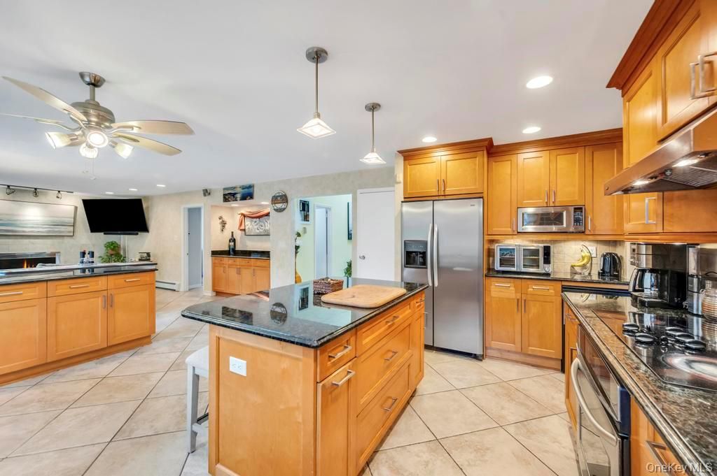 Interior, Kitchen, Pendant Lights, Recessed Lighting, Stainless Steel Appliances