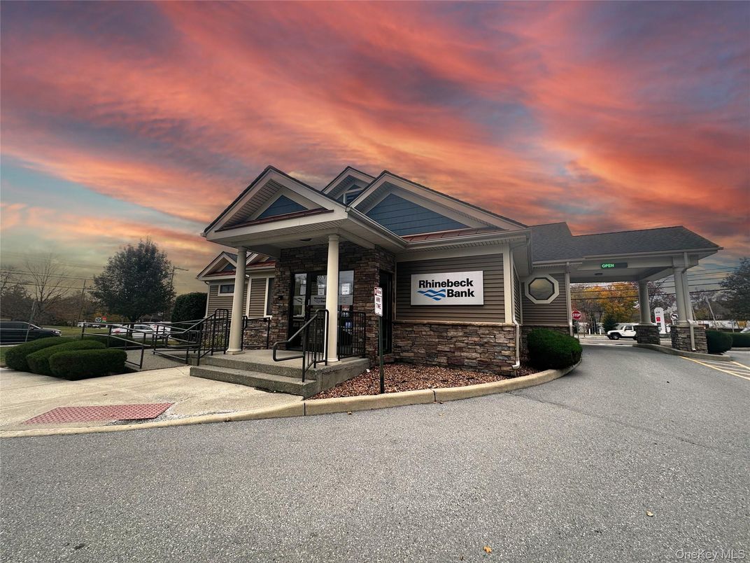 Exterior, Facade, None