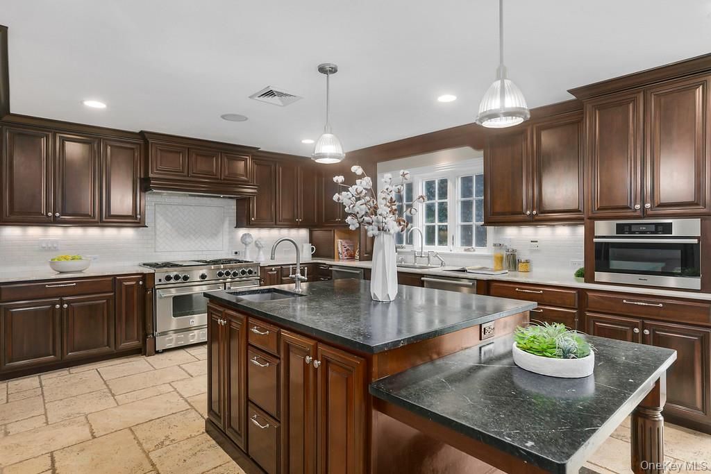 Interior, Kitchen, Pendant Lights, Recessed Lighting, Stainless Steel Appliances