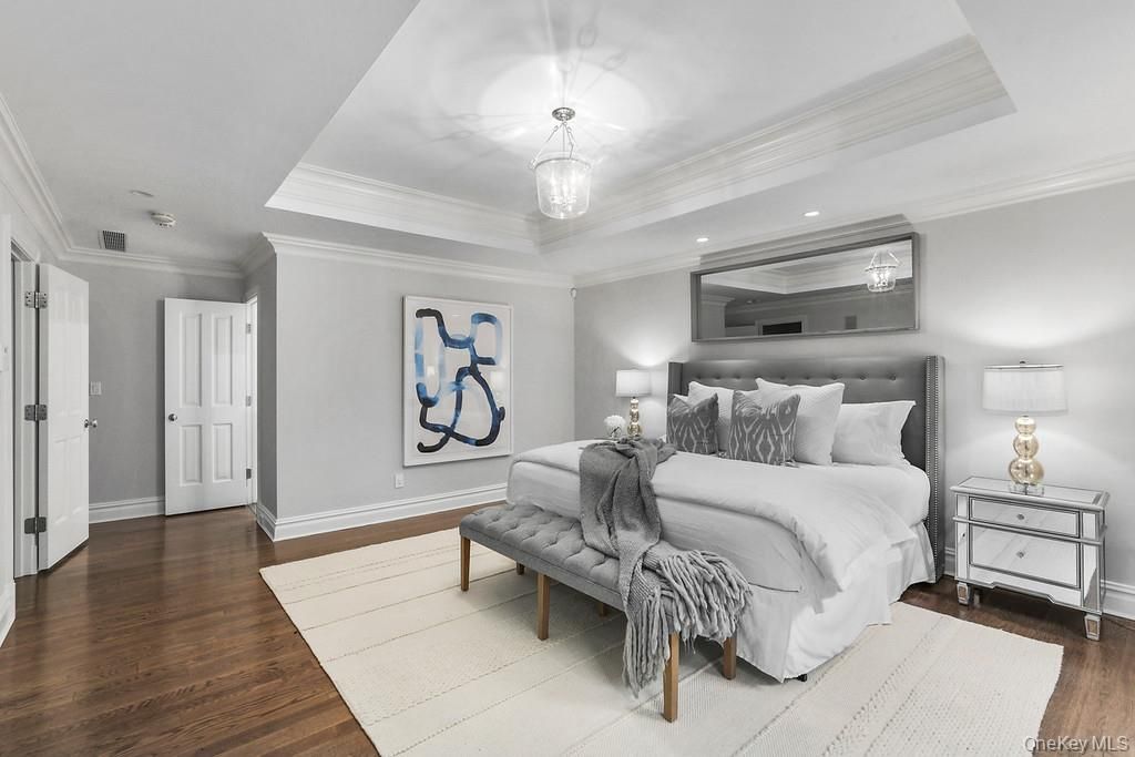 Bedroom, Interior, Pendant Lights, Recessed Lighting, Wood Texture Flooring