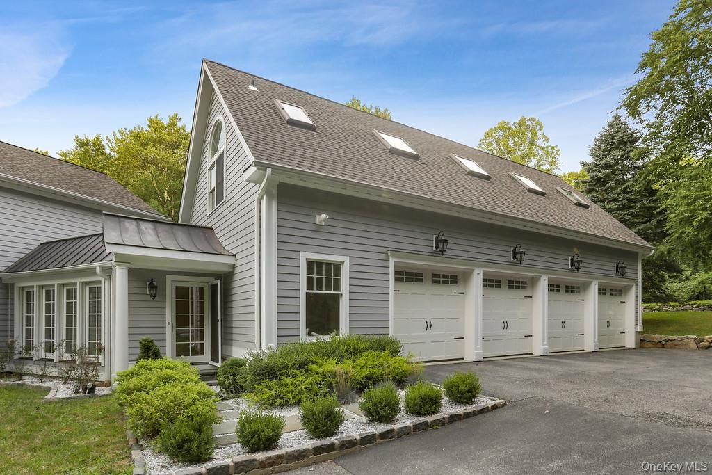 Attached, Exterior, Facade, Cape Cod