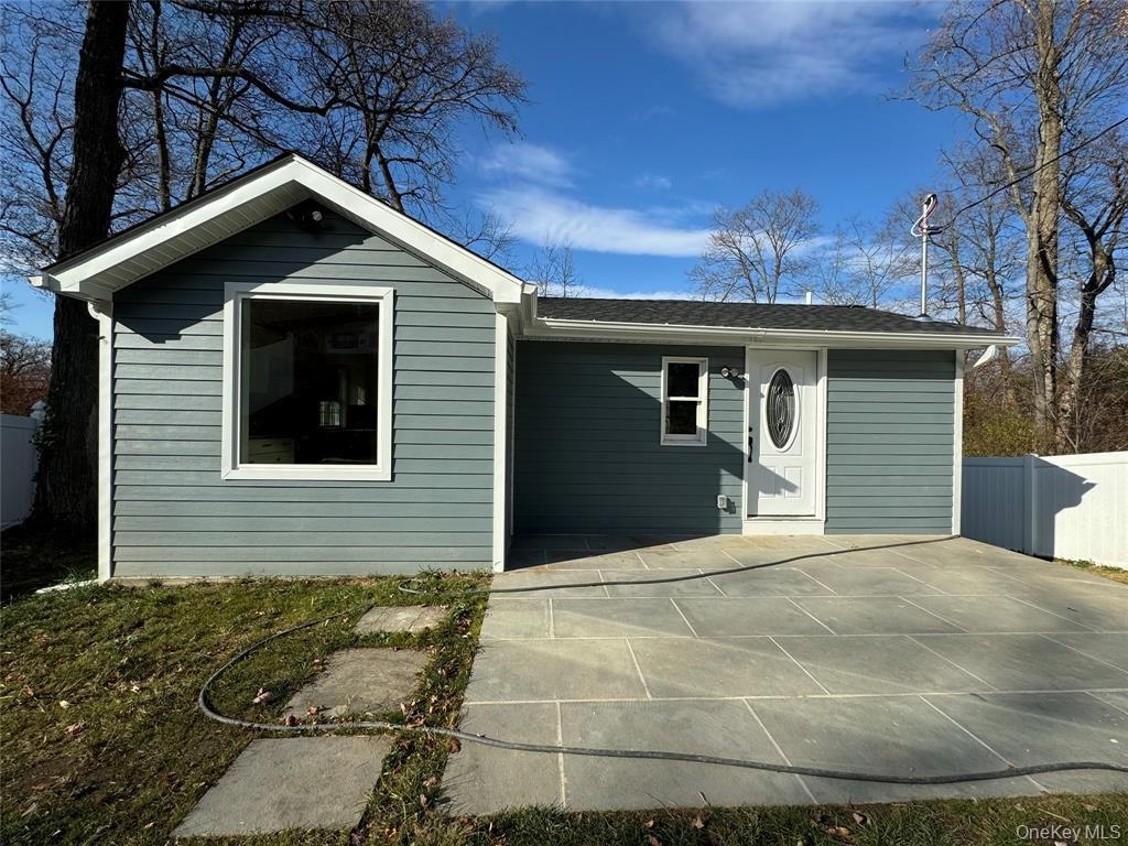 Exterior, Facade, None