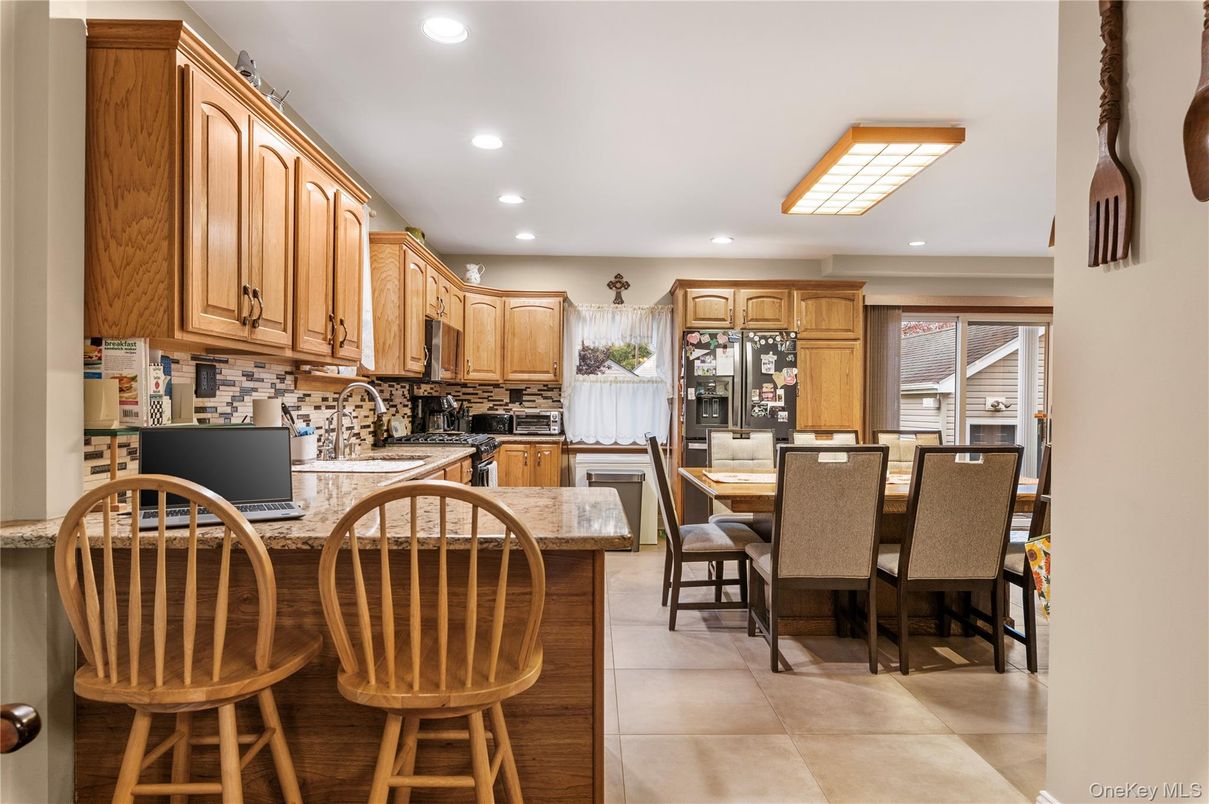 Dining room, Interior, Kitchen, Recessed Lighting