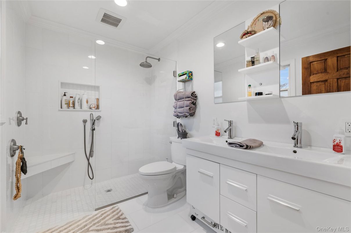 Bathroom, Interior, Recessed Lighting