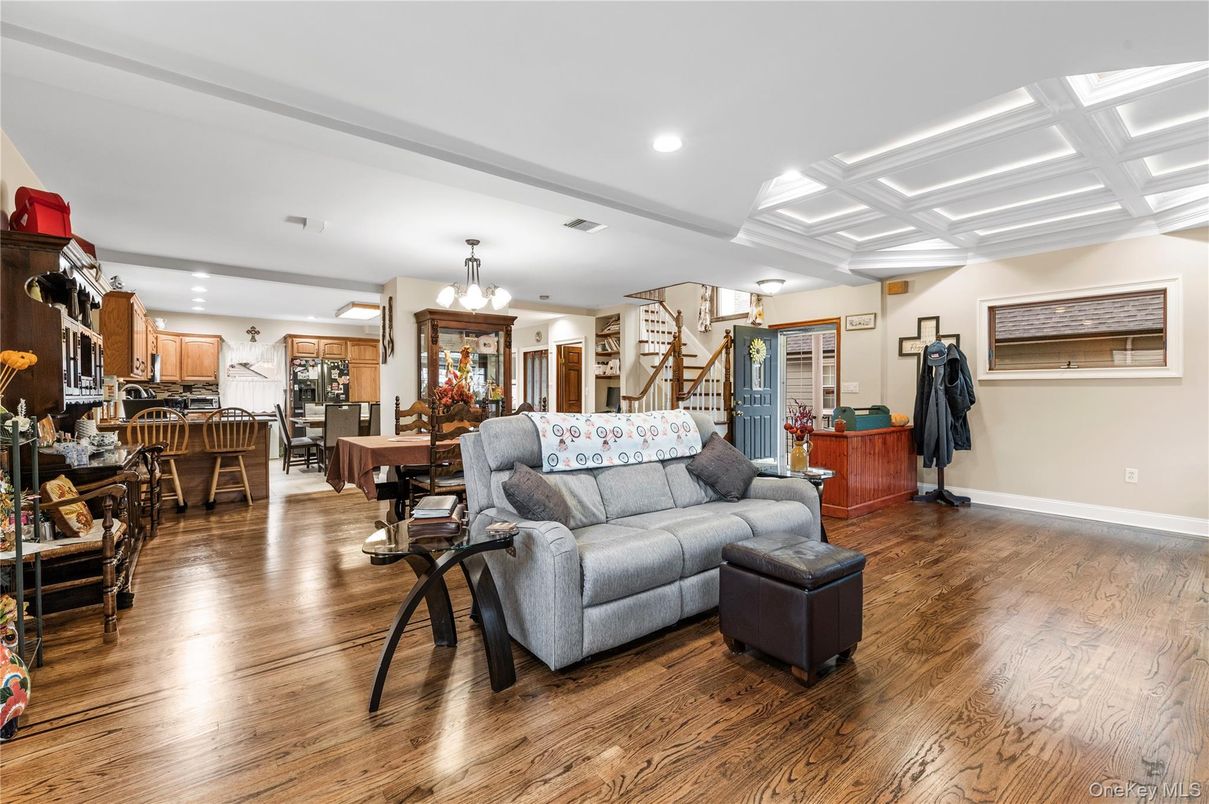 Chandelier, Dining room, Interior, Kitchen, Living room, Recessed Lighting, Wood Texture Flooring