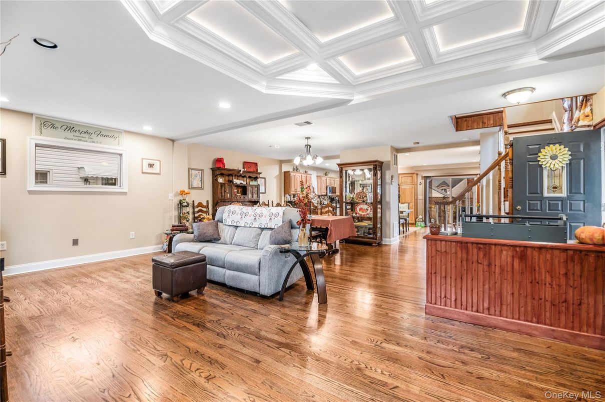 Chandelier, Interior, Living room, Recessed Lighting, Wood Texture Flooring