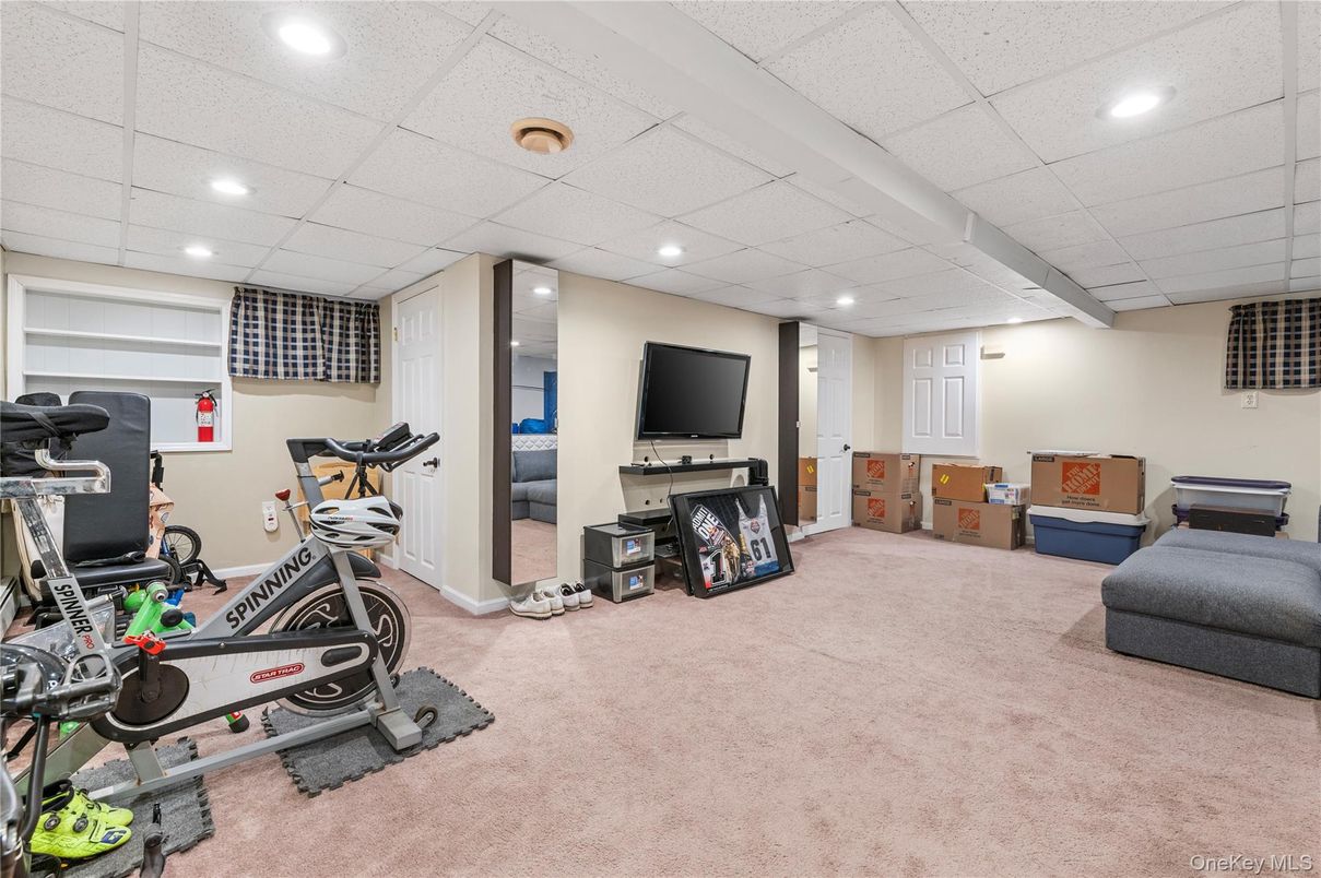 Fitness Equipment, Interior, Recessed Lighting