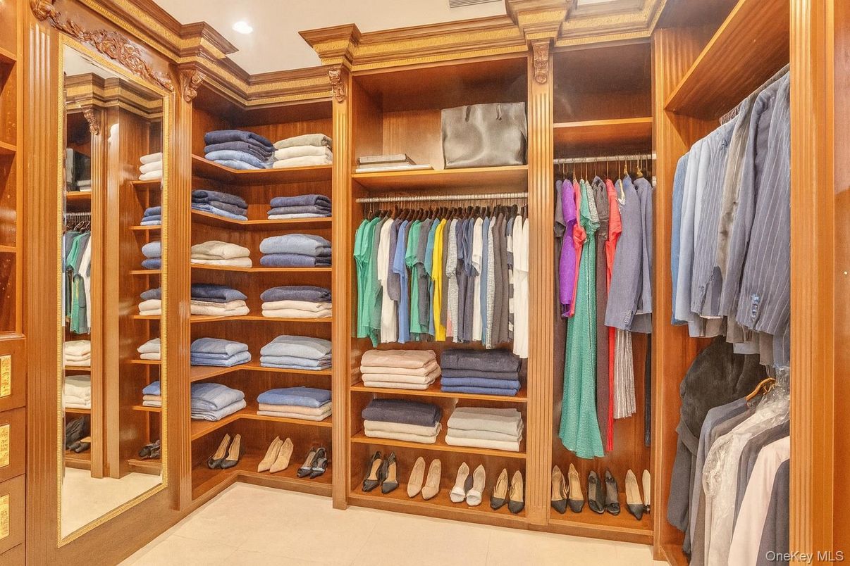 Interior, Recessed Lighting, Walk-in Closets