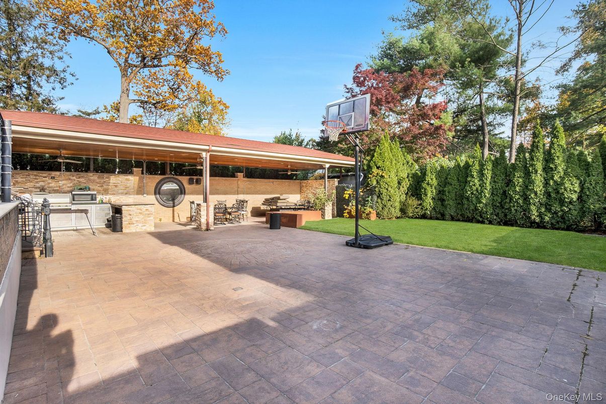 Exterior, Outdoor Kitchen