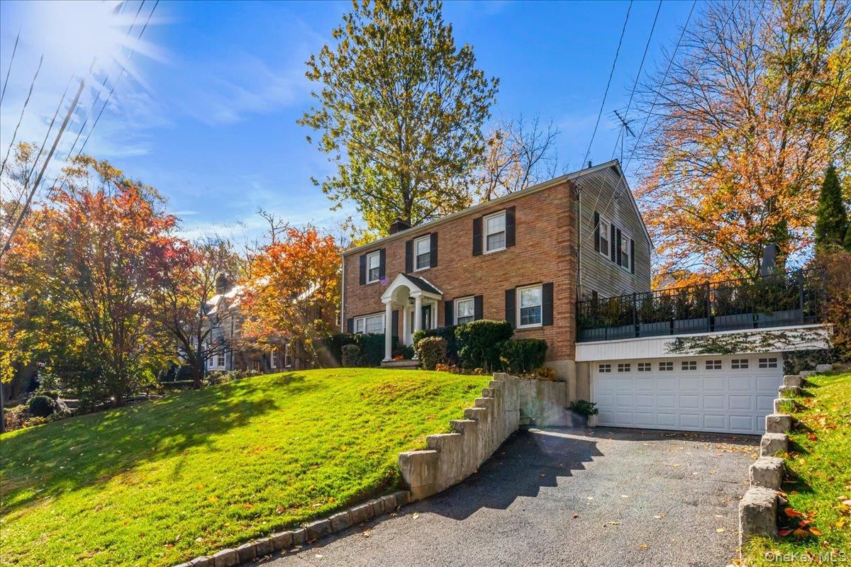 Attached, Backyard, Exterior, Facade, Brick Facade, Georgian