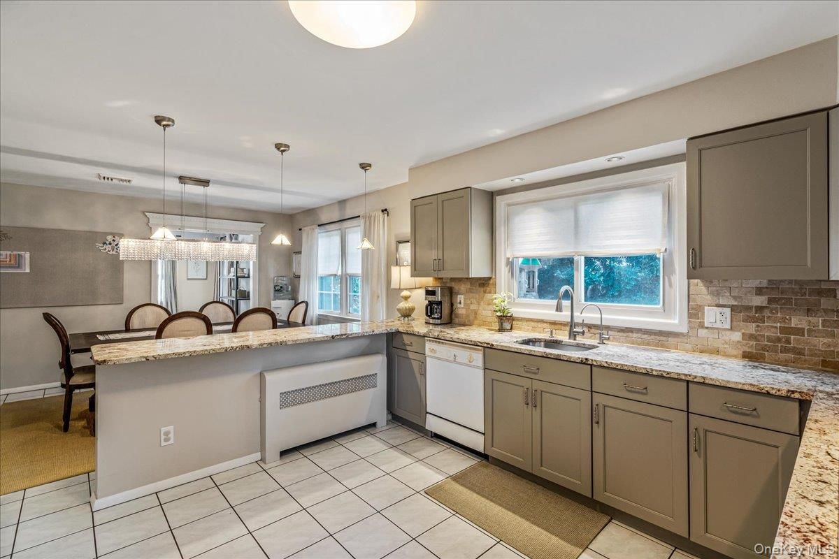Dining room, Interior, Kitchen, Pendant Lights, Recessed Lighting
