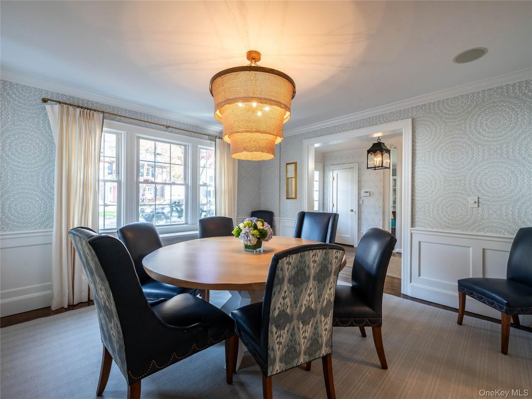 Chandelier, Dining room, Interior