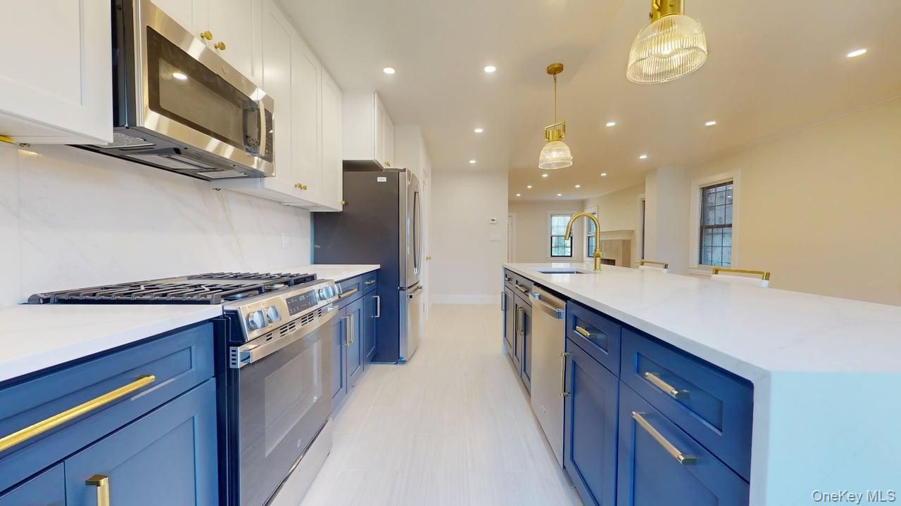 Interior, Kitchen, Pendant Lights, Recessed Lighting, Stainless Steel Appliances