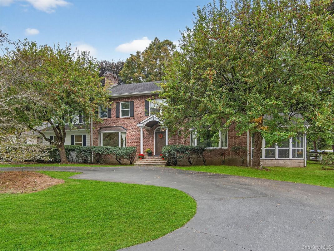 Exterior, Facade, Brick Facade, Georgian