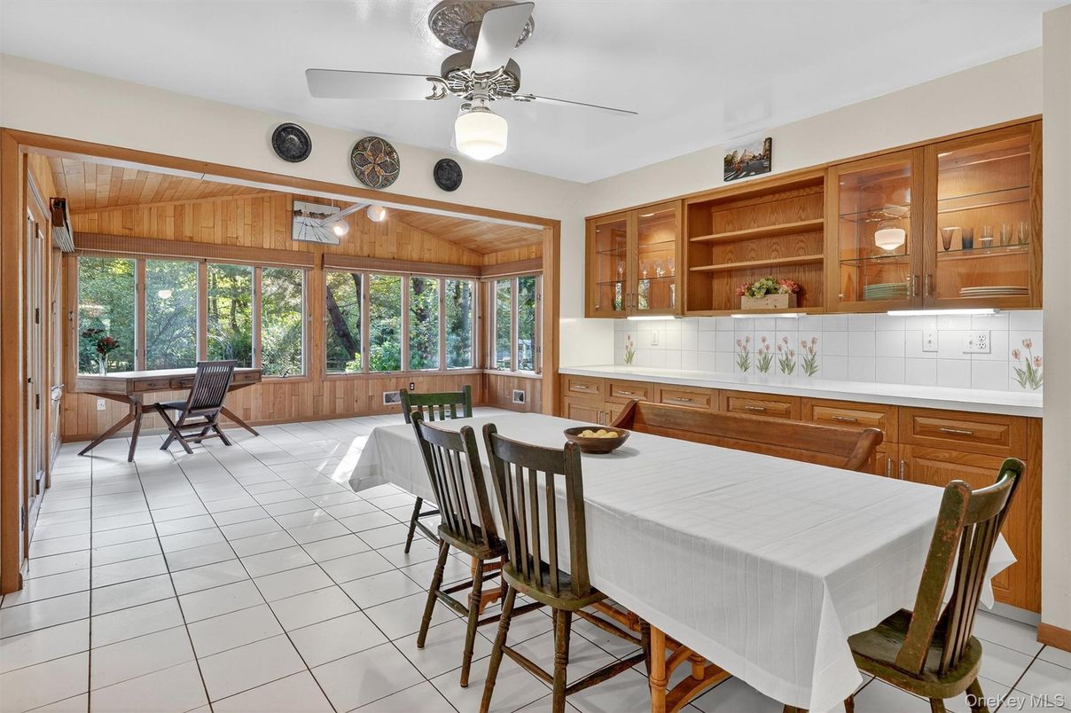 Dining room, Interior