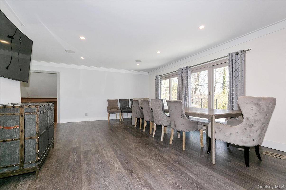 Dining room, Interior, Recessed Lighting, Wood Texture Flooring