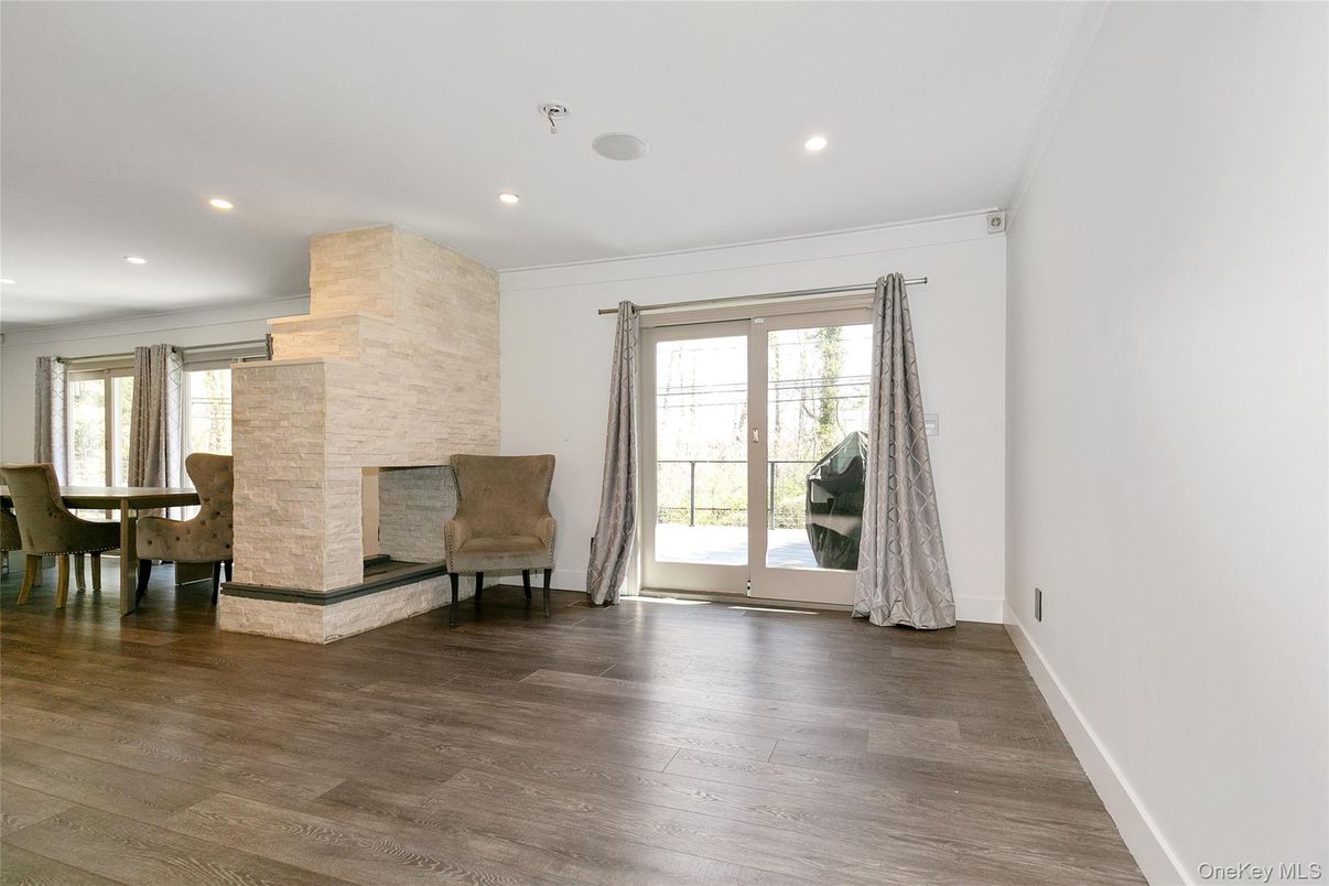 Dining room, Fireplace, Interior, Recessed Lighting, Wood Texture Flooring