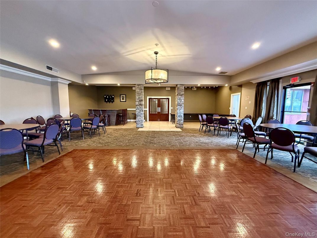 Chandelier, Dining room, Interior, Recessed Lighting, Wood Texture Flooring