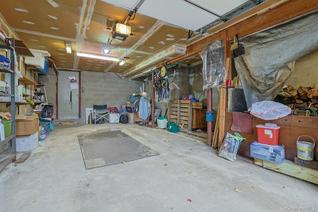 Garage, Interior