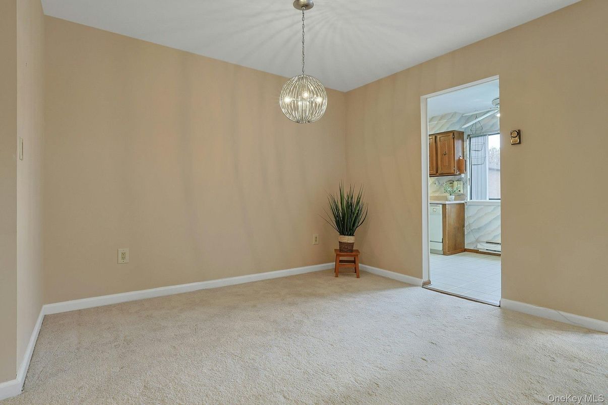 Chandelier, Empty room, Interior, Pendant Lights