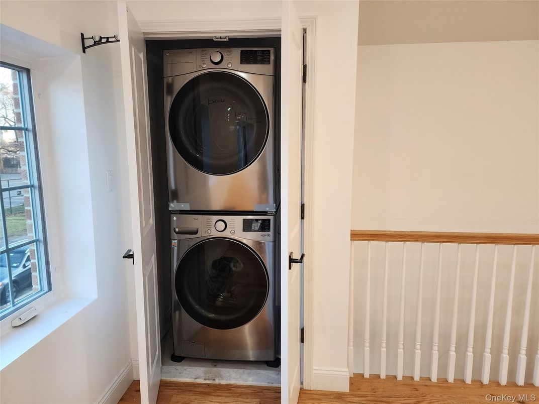 Interior, Utility Closets, Washer, Wood Texture Flooring