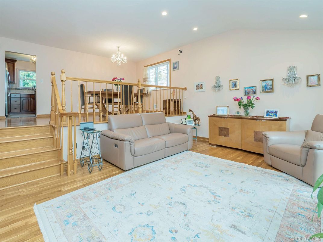 Chandelier, Dining room, Interior, Living room, Recessed Lighting, Wood Texture Flooring