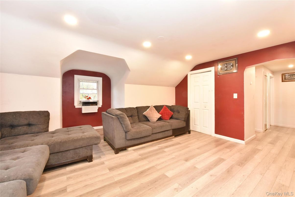 DE Listing image placeholder