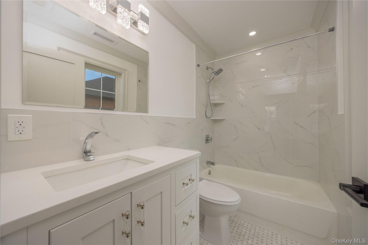 Bathroom, Interior, Marble Walls, Recessed Lighting