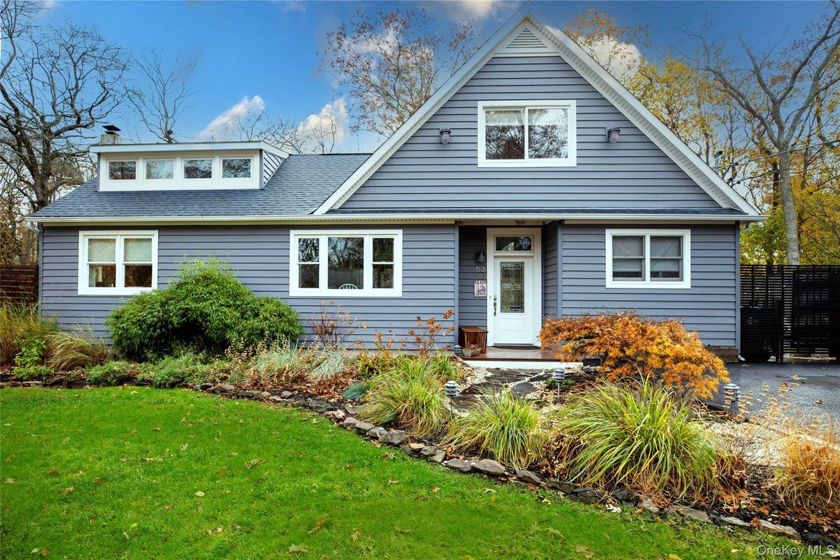 Exterior, Facade, Farmhouse
